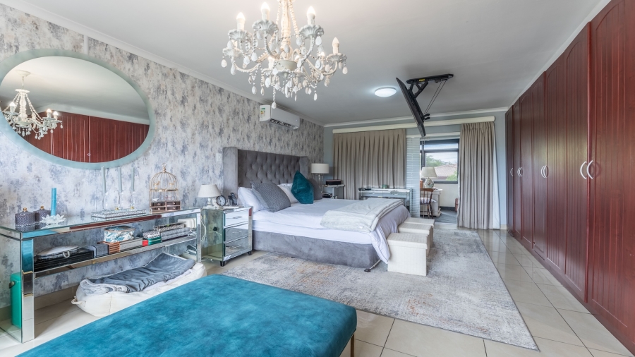 5 Bedroom Property for Sale in Flamingo Vlei Western Cape